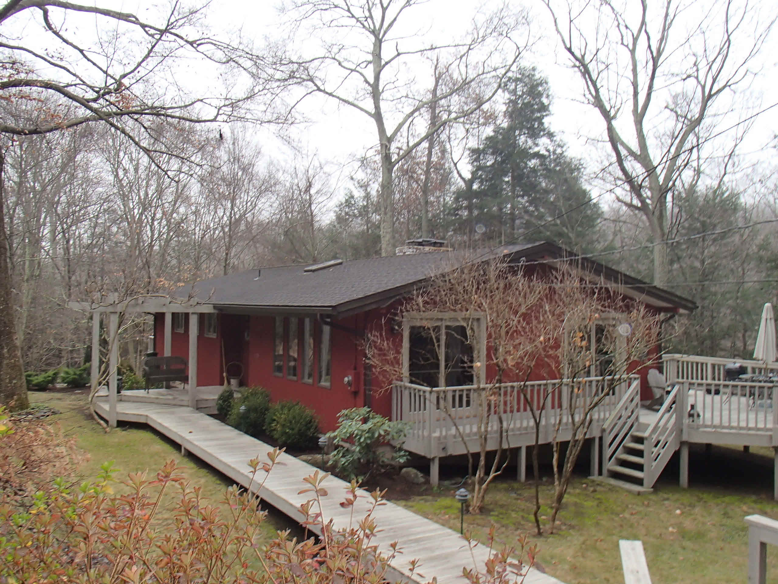 Building photograph for 25 BEACH HILL RD WEST